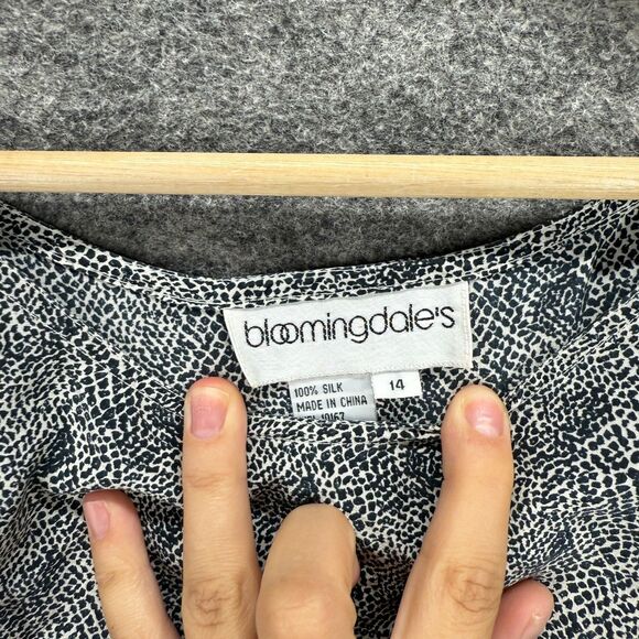 Bloomingdale's Blouse Women 14 Gray Geometric Silk Sleeveless Wide Strap Casual - Picture 4 of 8